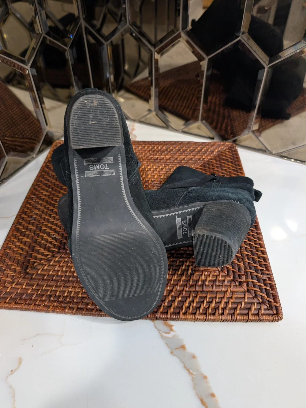 Toms elegant black